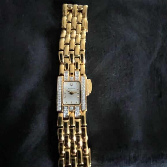 Accutron ladies watch gold tone with crystal setting - Picture 3 of 5